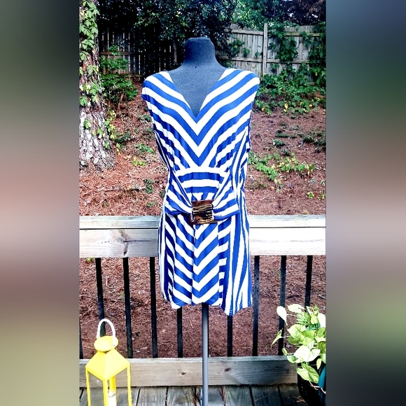 Liz Lange Blue & White Tunic Tank Size 1X - Picture 2 of 6